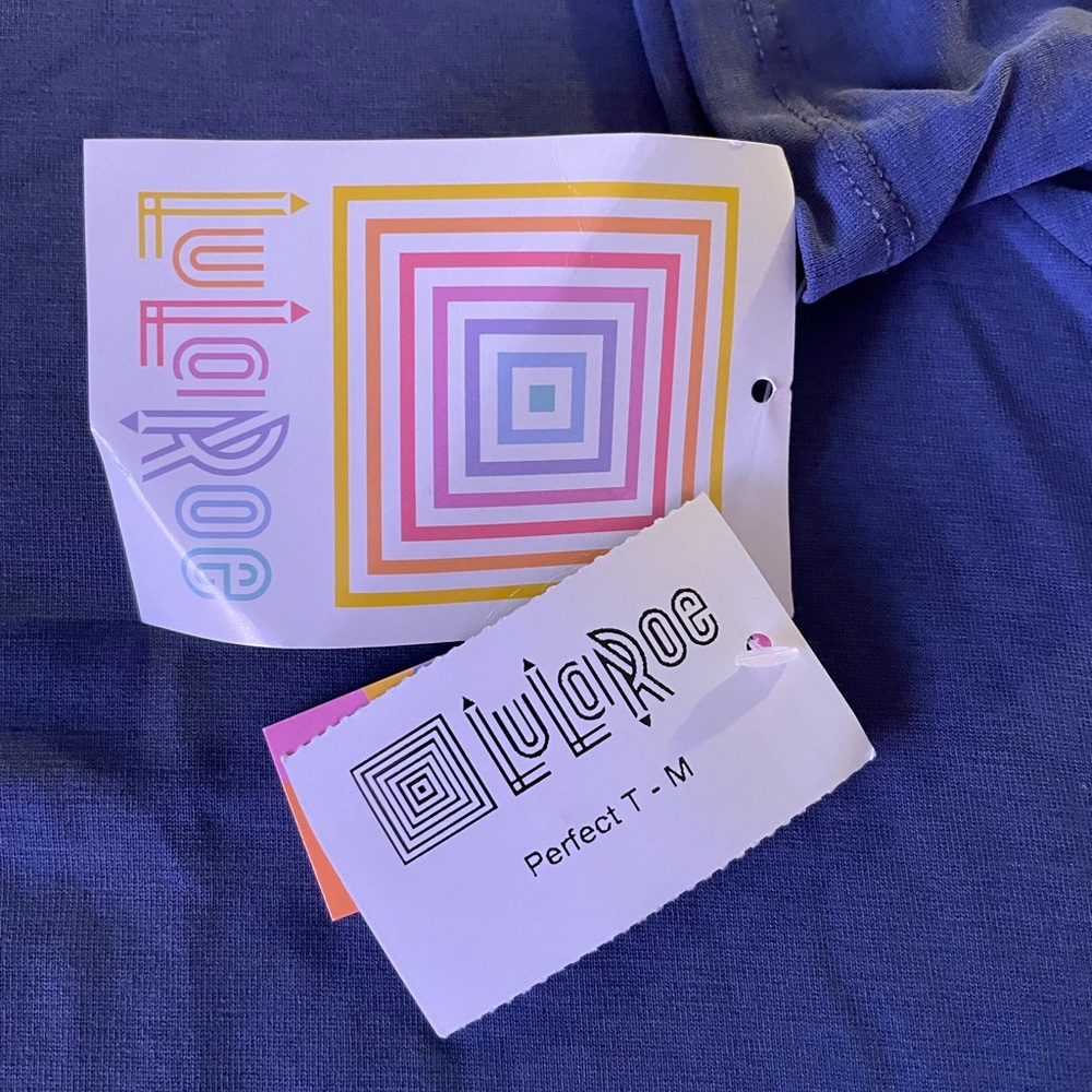 LulaRoe blue T-shirt M NWT